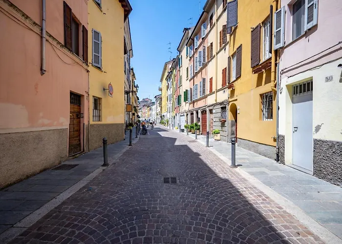 Apartamento Guesthost - Bright And In Parma