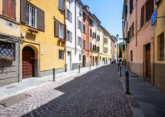 Guesthost - Bright And In * Parma