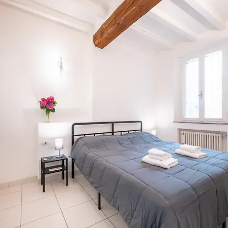 Guesthost - Bright And In Parma