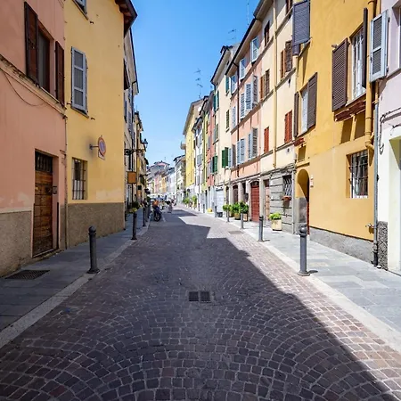 Apartmán Guesthost - Bright And In Parma