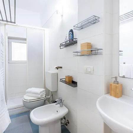 Guesthost - Bright And In Parma