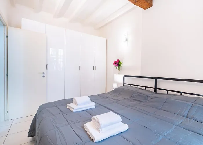 Apartment Guesthost - Bright And In *